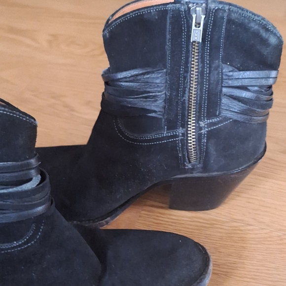 LUCCHESE Robyn Suede Ankle Bootie Boot Black 7.5 - Picture 5 of 16